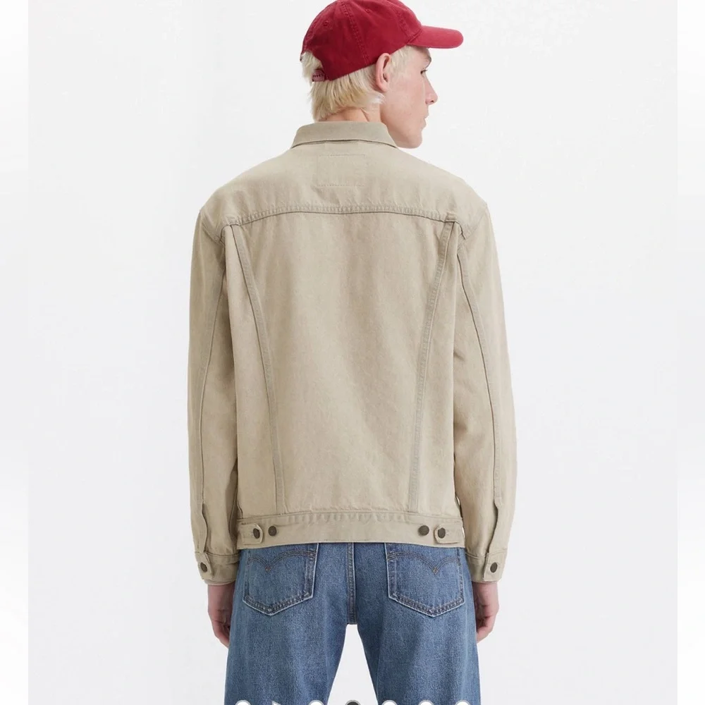 💜Firm Price💜 Levi’s premium relaxed fit trucker jacket - Picture 7 of 8